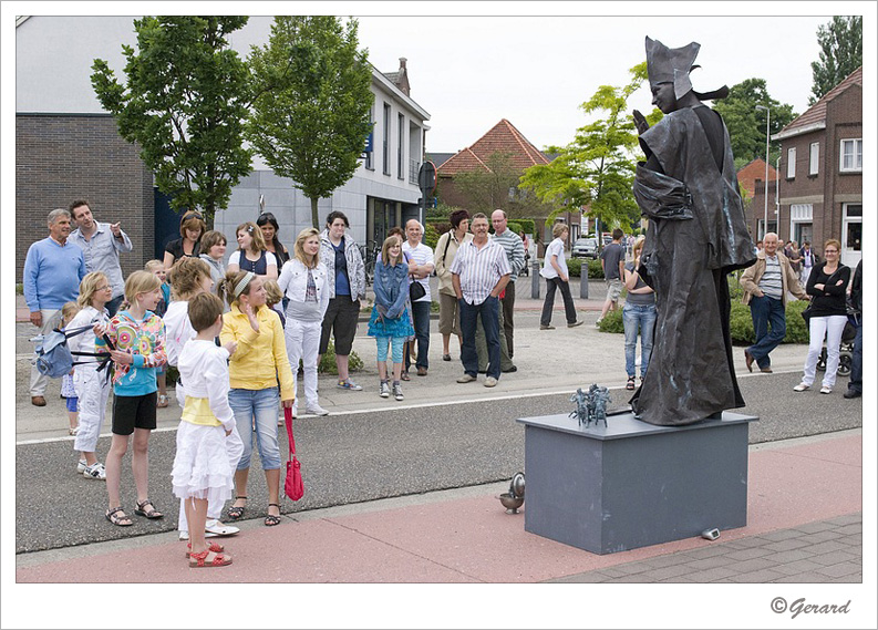 Dorpsfeest Achel__20100613_013.JPG - De vlooienkoning op het dorpsfeest in Achel